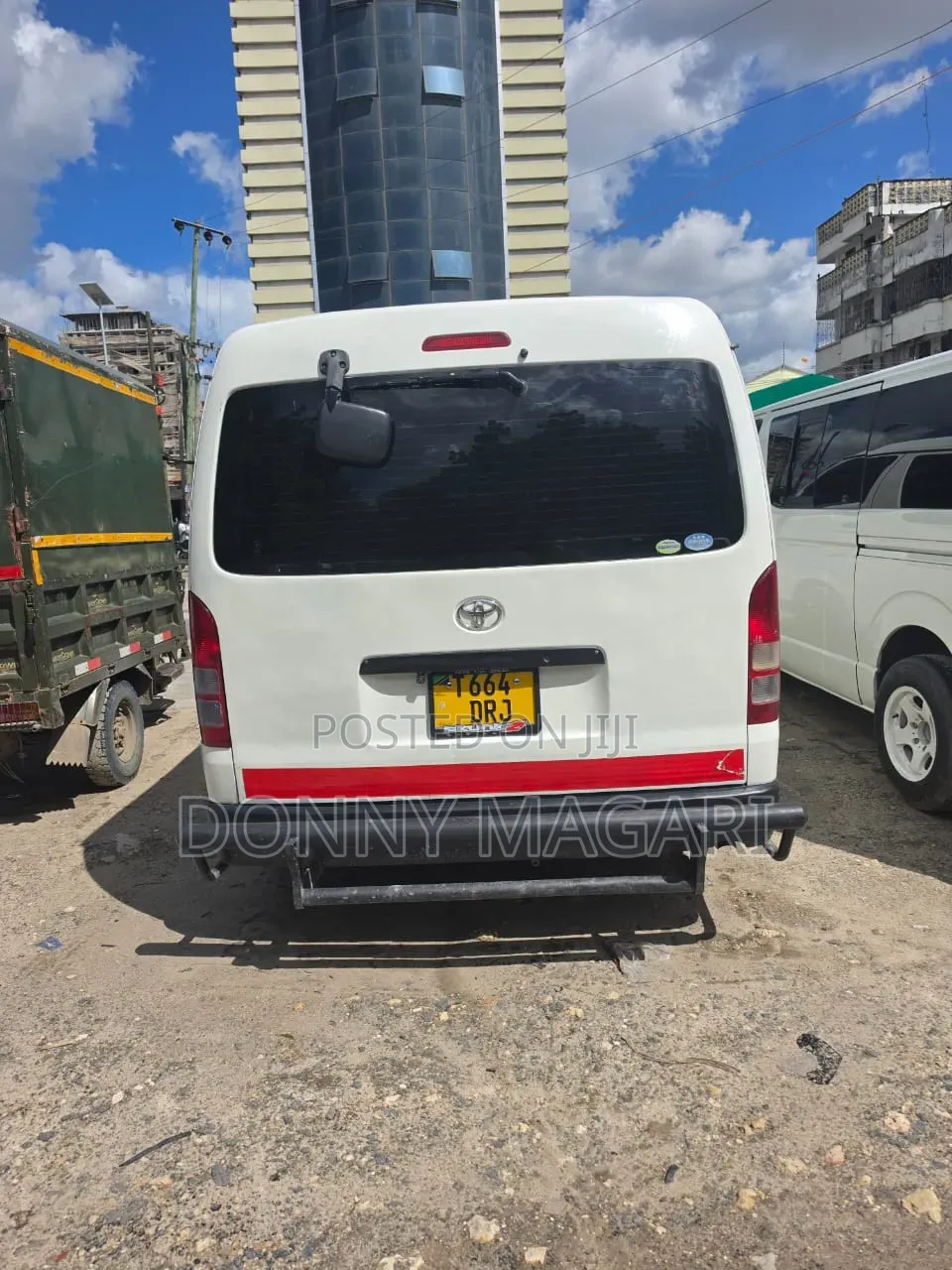 Toyota Quantum 2011 White