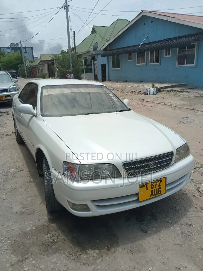 Toyota Chaser 2000 White