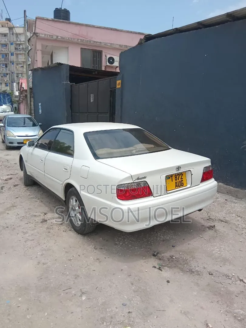 Toyota Chaser 2000 White