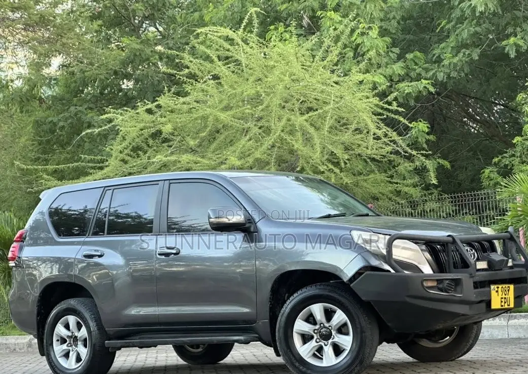 Toyota Land Cruiser Prado 2014 Gray