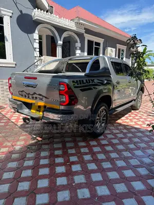 Toyota Hilux 2015 Silver