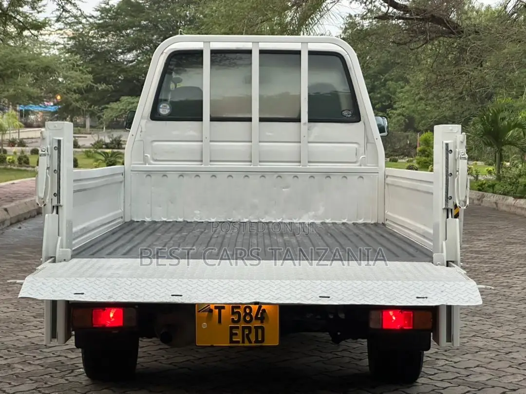 Toyota TownAce 2004 White