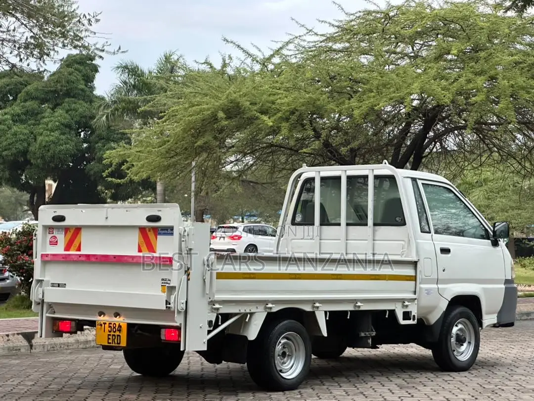 Toyota TownAce 2004 White