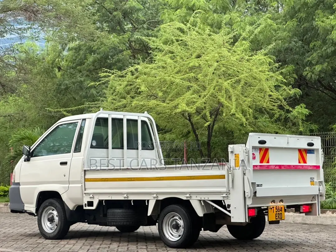 Toyota TownAce 2004 White