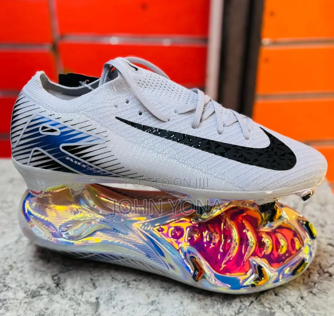Nike Airzoom Mercurial Vapor 16 Elite Fg Football Boot in a White