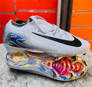 Nike Airzoom Mercurial Vapor 16 Elite Fg Football Boot in a White