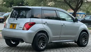 Toyota IST 2004 Silver