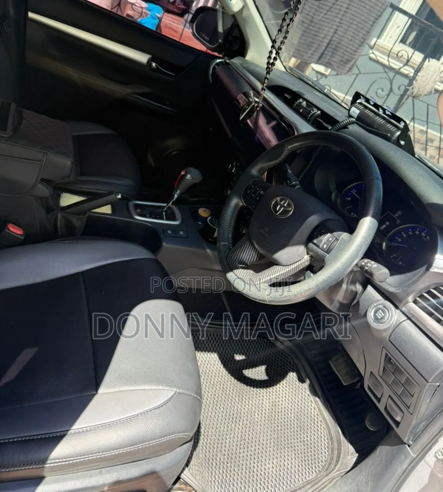 Toyota Hilux 2015 Gray