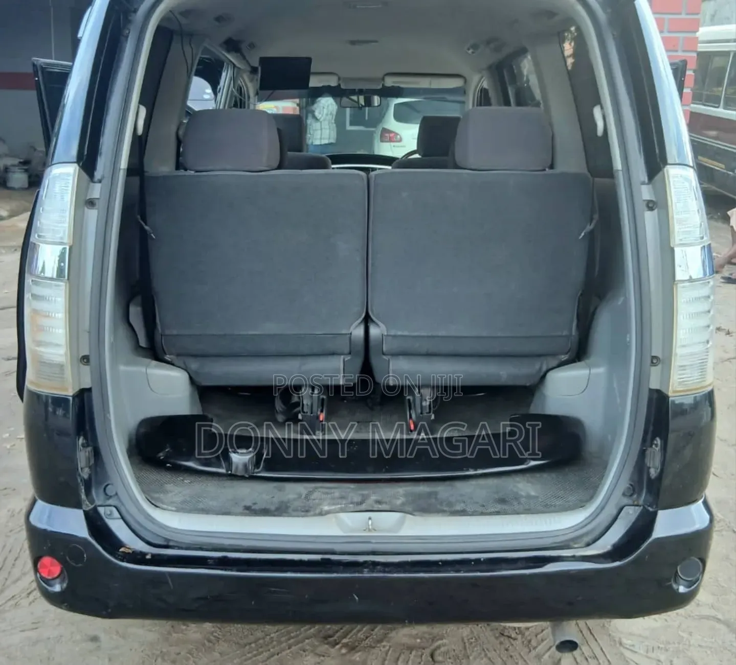 Toyota Noah 2006 Black