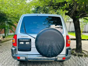 Mitsubishi Pajero 2001 Silver