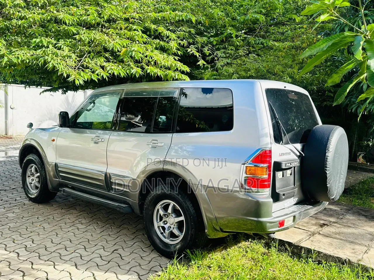 Mitsubishi Pajero 2001 Silver