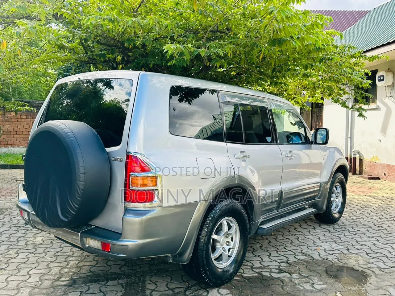 Mitsubishi Pajero 2001 Silver