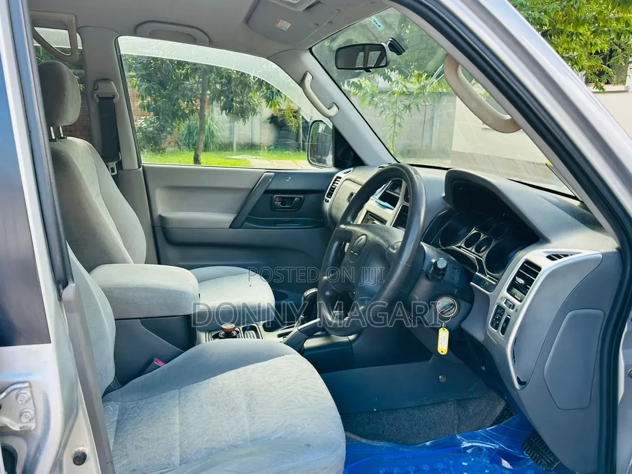 Mitsubishi Pajero 2001 Silver
