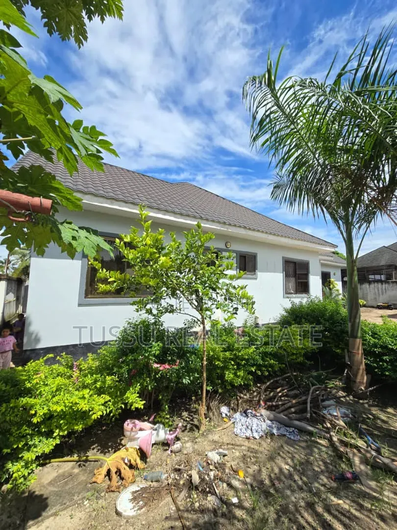 3bdrm House in Mboma Rd,Near Jambo, Kinondoni for sale