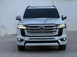 Toyota Land Cruiser 2024 White