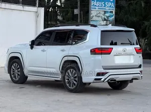 Toyota Land Cruiser 2024 White