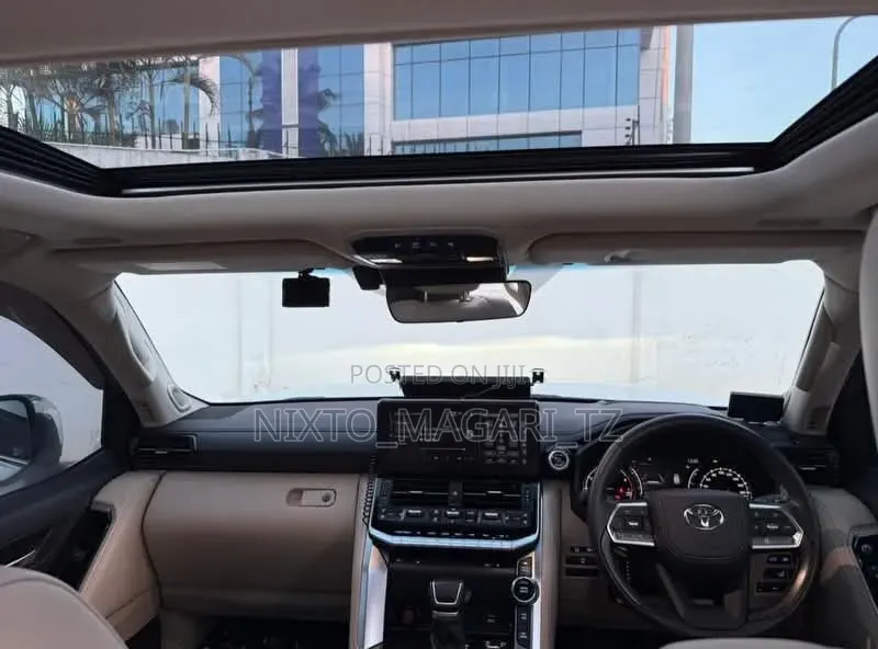 Toyota Land Cruiser 2024 White