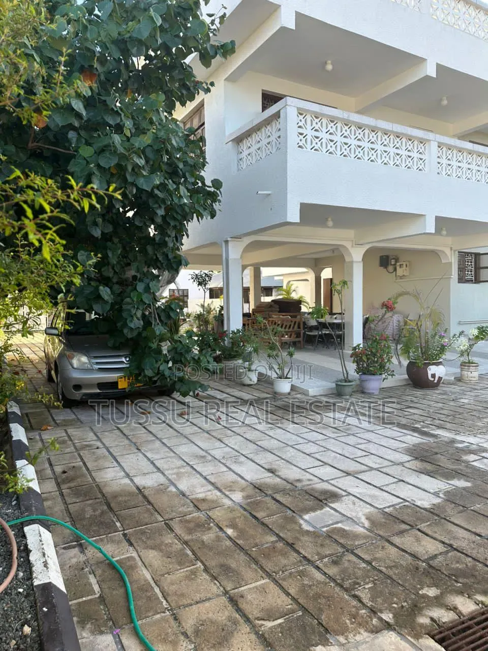 6bdrm House in Mikochen B, Mikocheni for sale