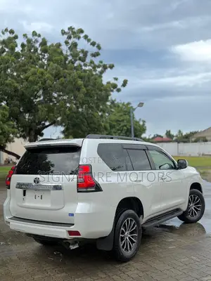 Toyota Land Cruiser Prado 2.8 2021 White