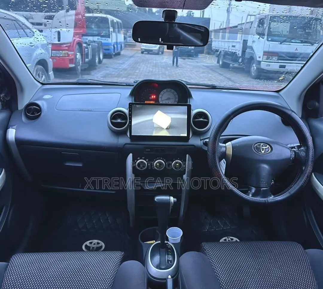 Toyota IST 2003 Silver