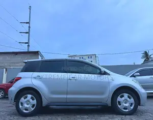 Toyota IST 2003 Silver