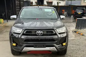 Toyota Hilux 2.4 Diesel 2020 Black