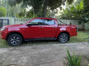 Isuzu D-MAX 2023 Red