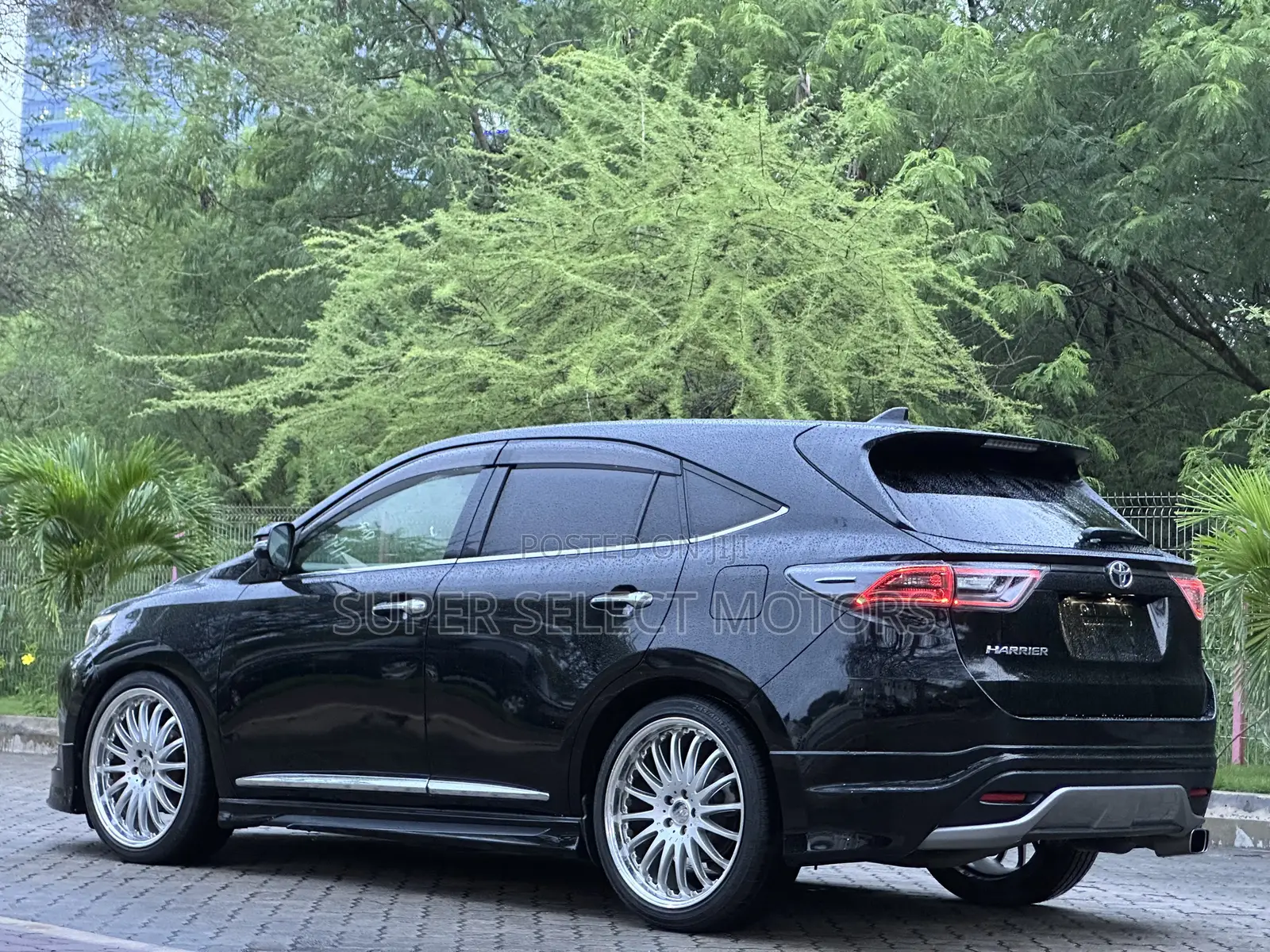 Toyota Harrier 2.0 2014 Black