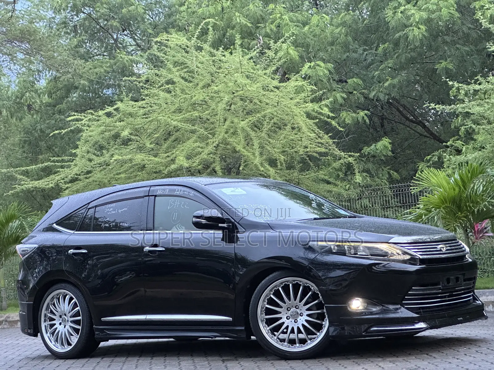 Toyota Harrier 2.0 2014 Black