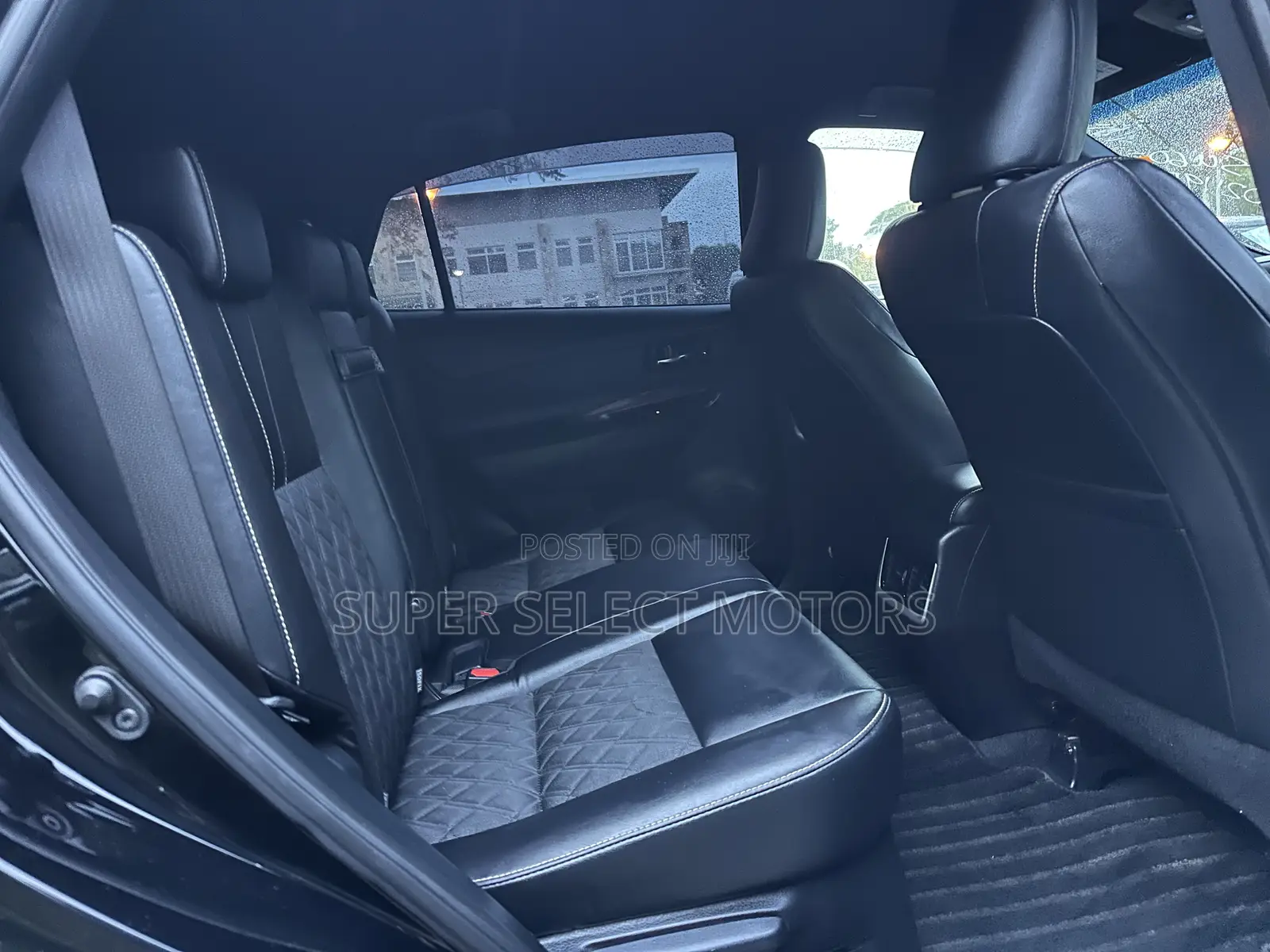 Toyota Harrier 2.0 2014 Black