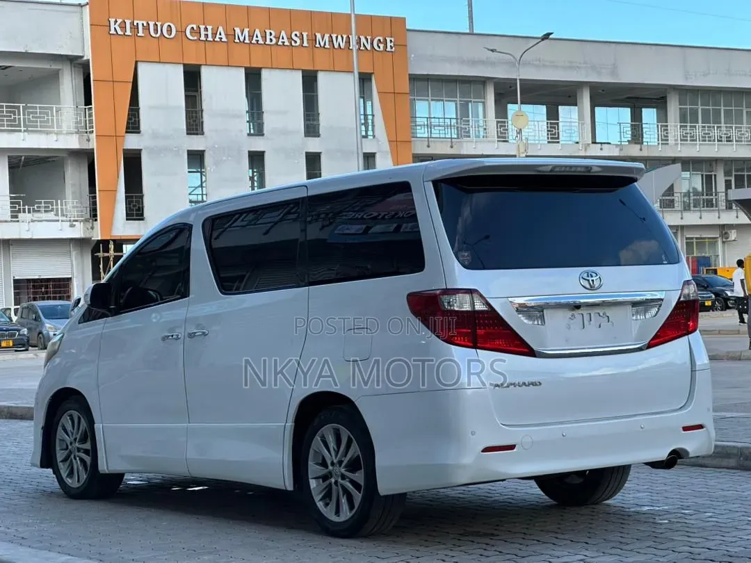 Toyota Alphard 2010 White