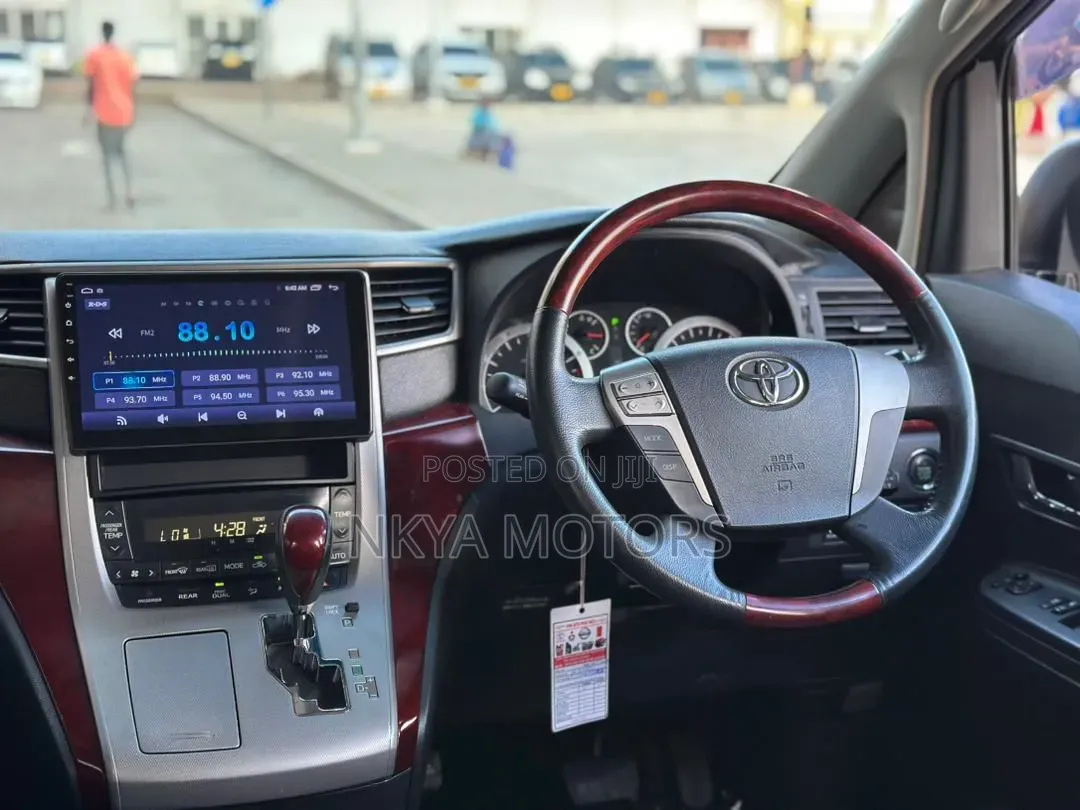 Toyota Alphard 2010 White