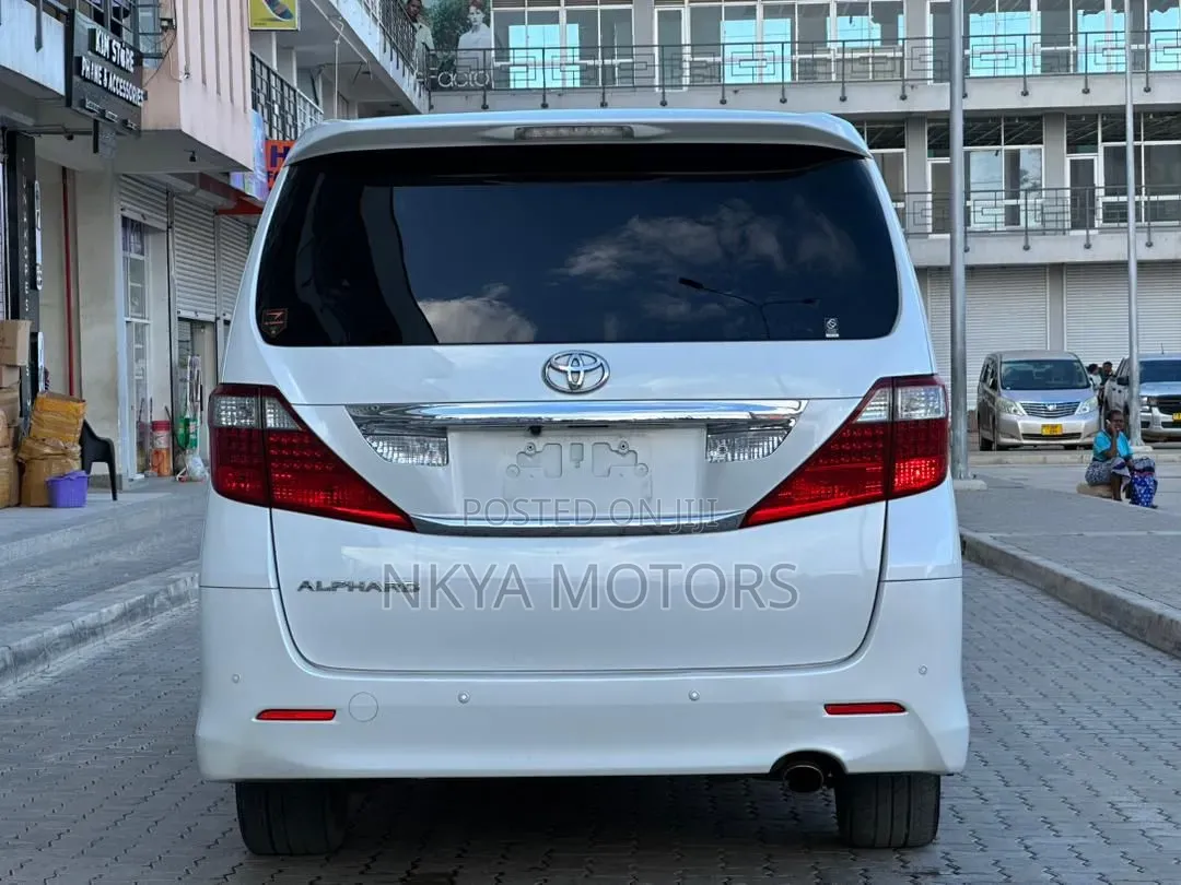 Toyota Alphard 2010 White