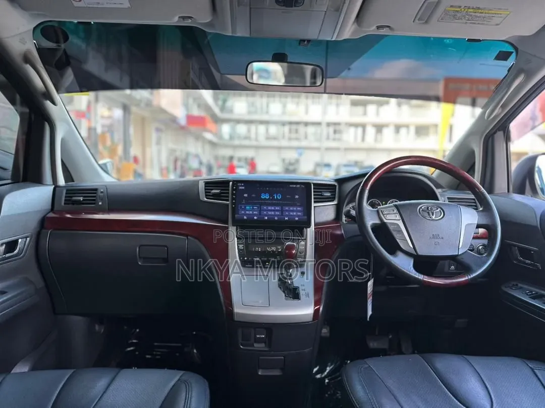 Toyota Alphard 2010 White