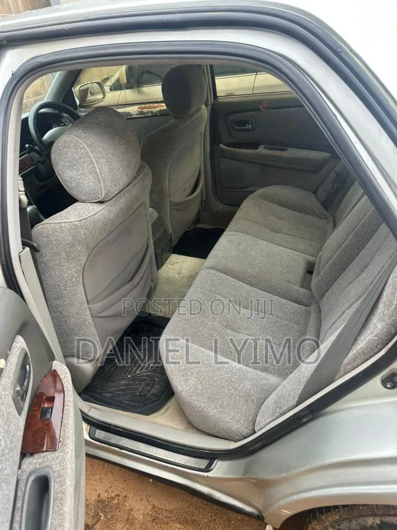 Toyota Cresta 2002 Silver
