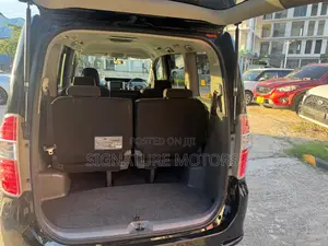Toyota Noah 2.0 143hp AWD (7 Seater) 2009 Black