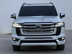 Toyota Land Cruiser 2024 White