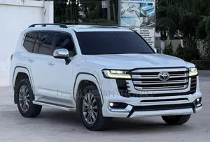 Toyota Land Cruiser 2024 White