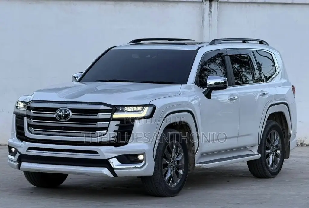Toyota Land Cruiser 2024 White