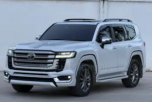 Toyota Land Cruiser 2024 White