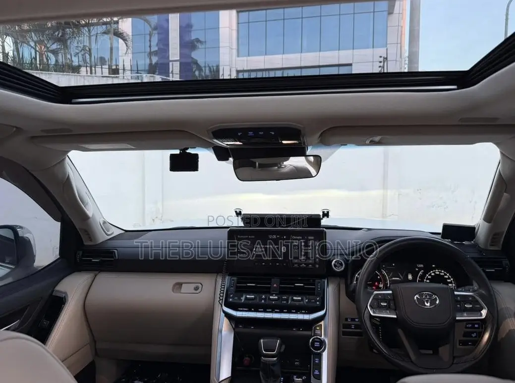 Toyota Land Cruiser 2024 White