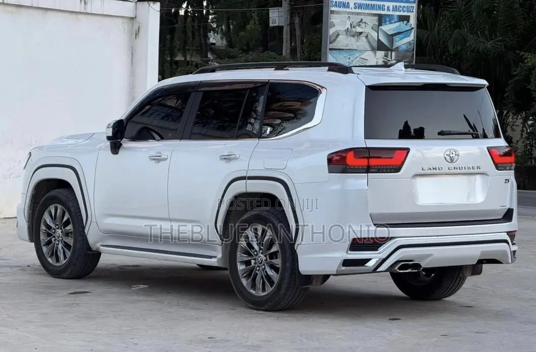 Toyota Land Cruiser 2024 White