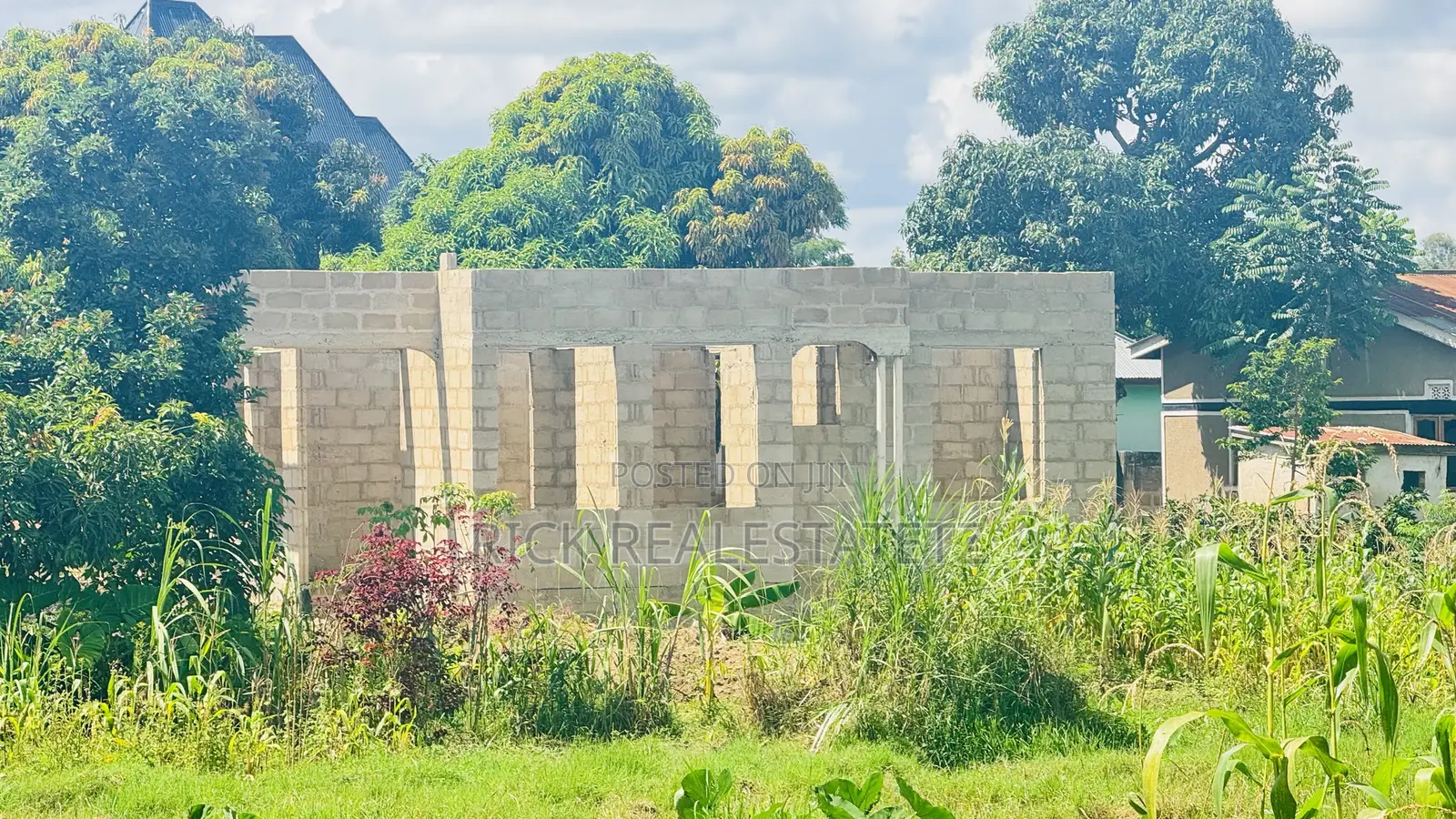 Kiwanja Kinauzwa Kangae - Mwanza