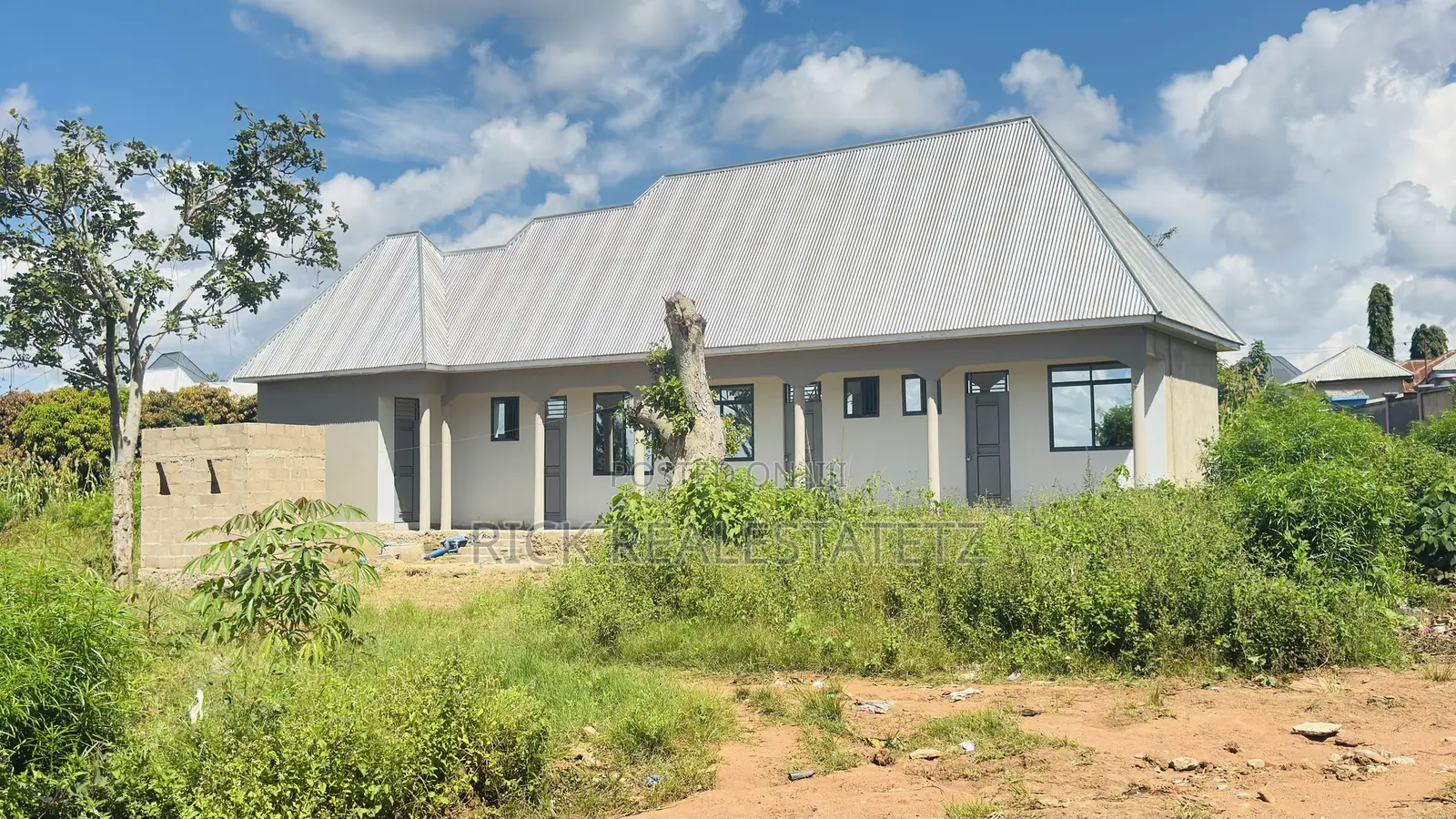Kiwanja Kinauzwa Kangae - Mwanza