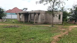 3bdrm House in Mkolani for sale