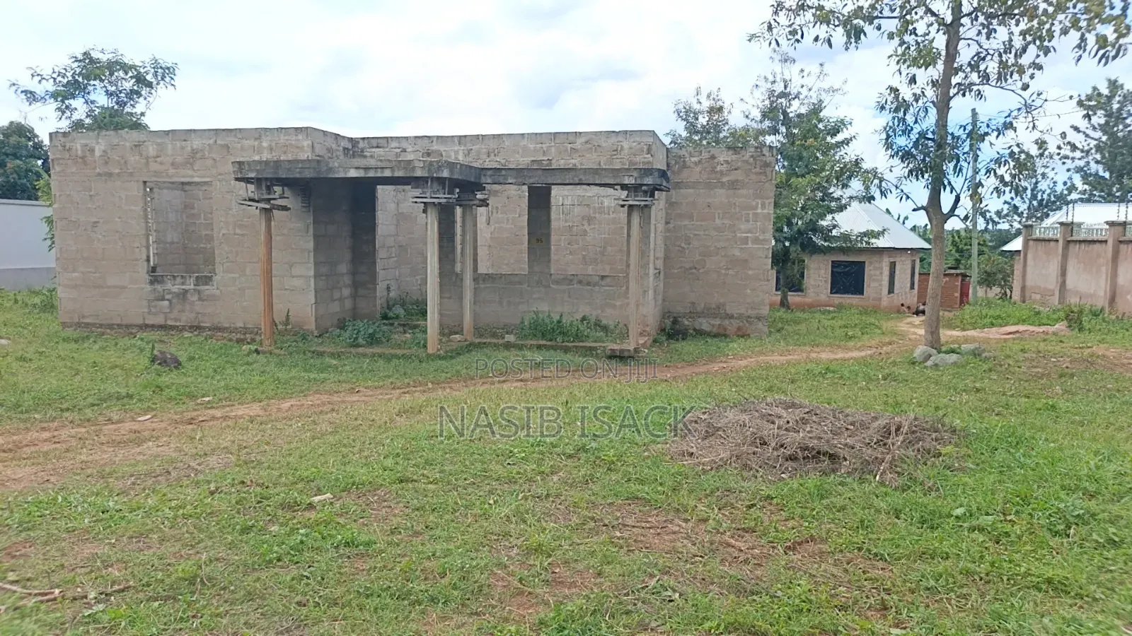 3bdrm House in Mkolani for sale