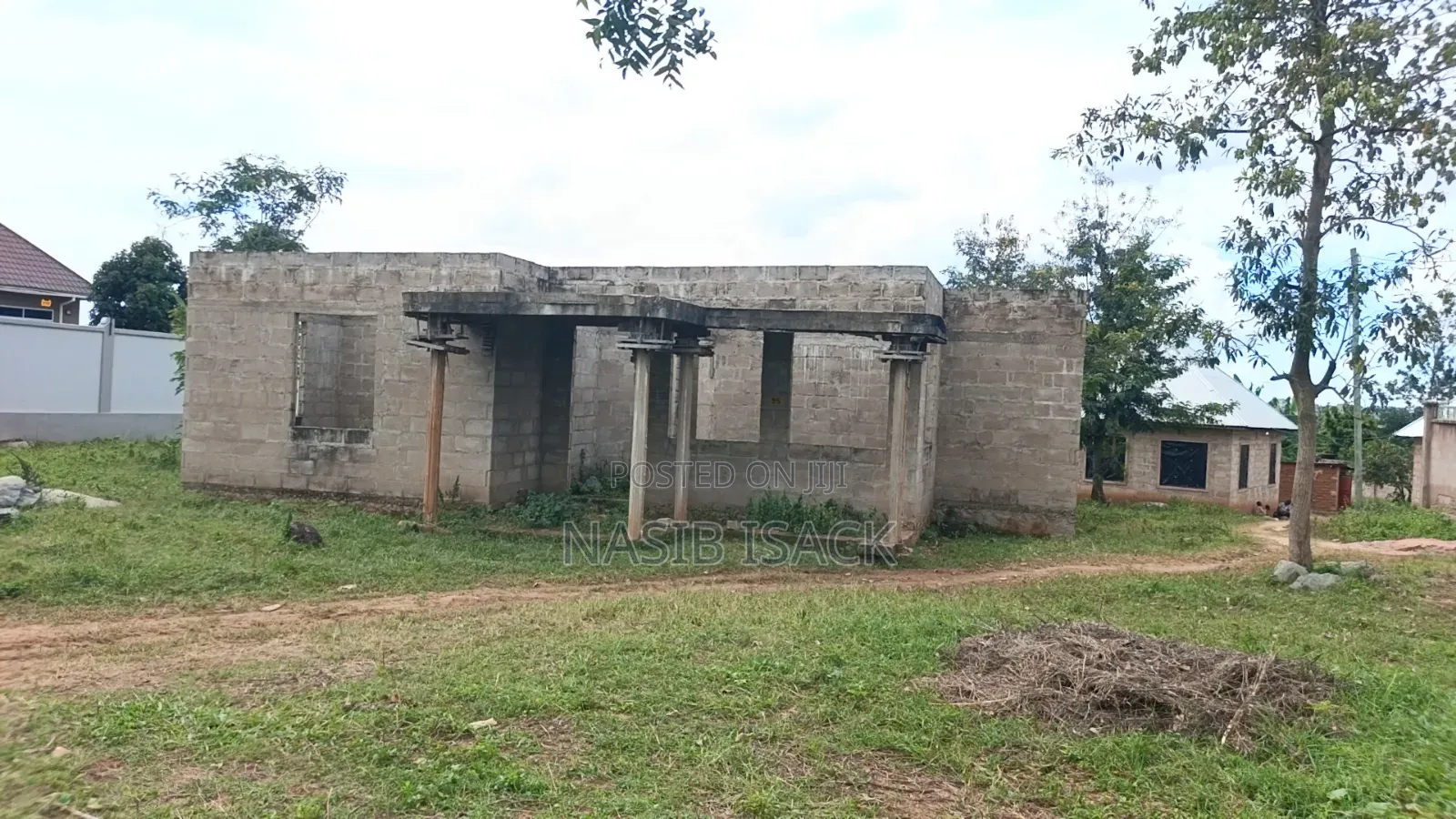 3bdrm House in Mkolani for sale