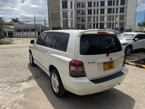 Toyota Kluger 2006 White