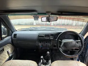Toyota Hilux 1998 Blue