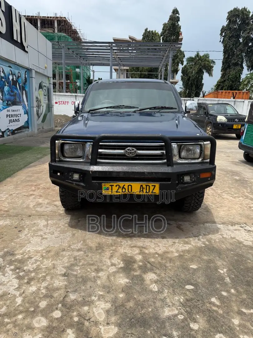 Toyota Hilux 1998 Blue